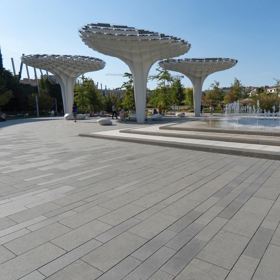 G654 and G682 granite paving at the Hungary project